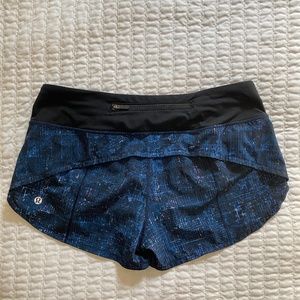 Blue Lululemon Speed Low-Rise Short 2.5" Size 6